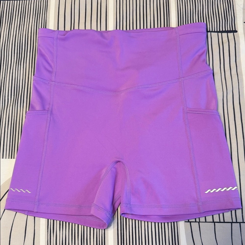 Fabletics Anywhere Motion +365 Run Shorts 4”